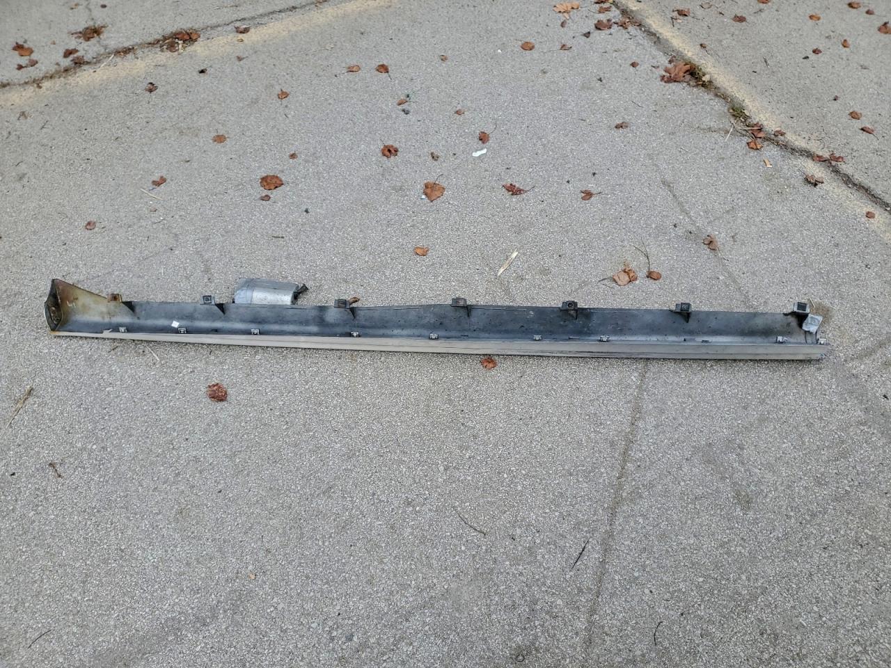 Chrysler Minivan Touring Image 6