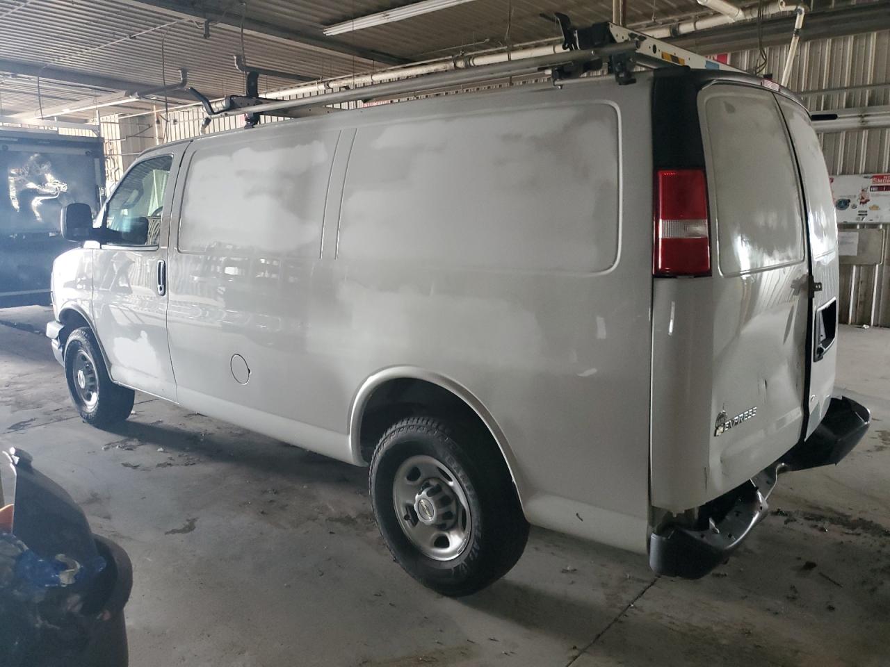 Chevrolet Express Image 7