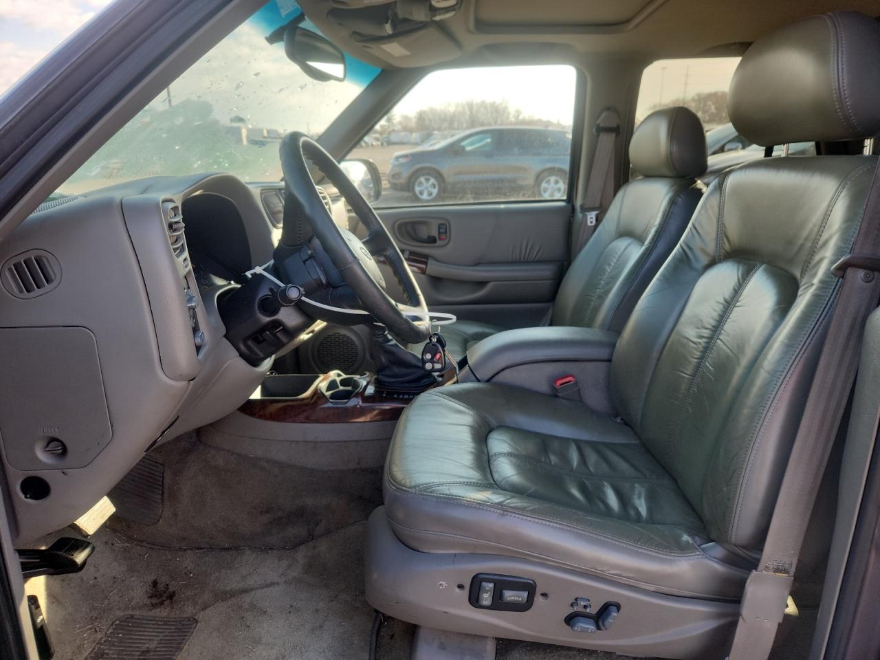 Oldsmobile Bravada Image 8