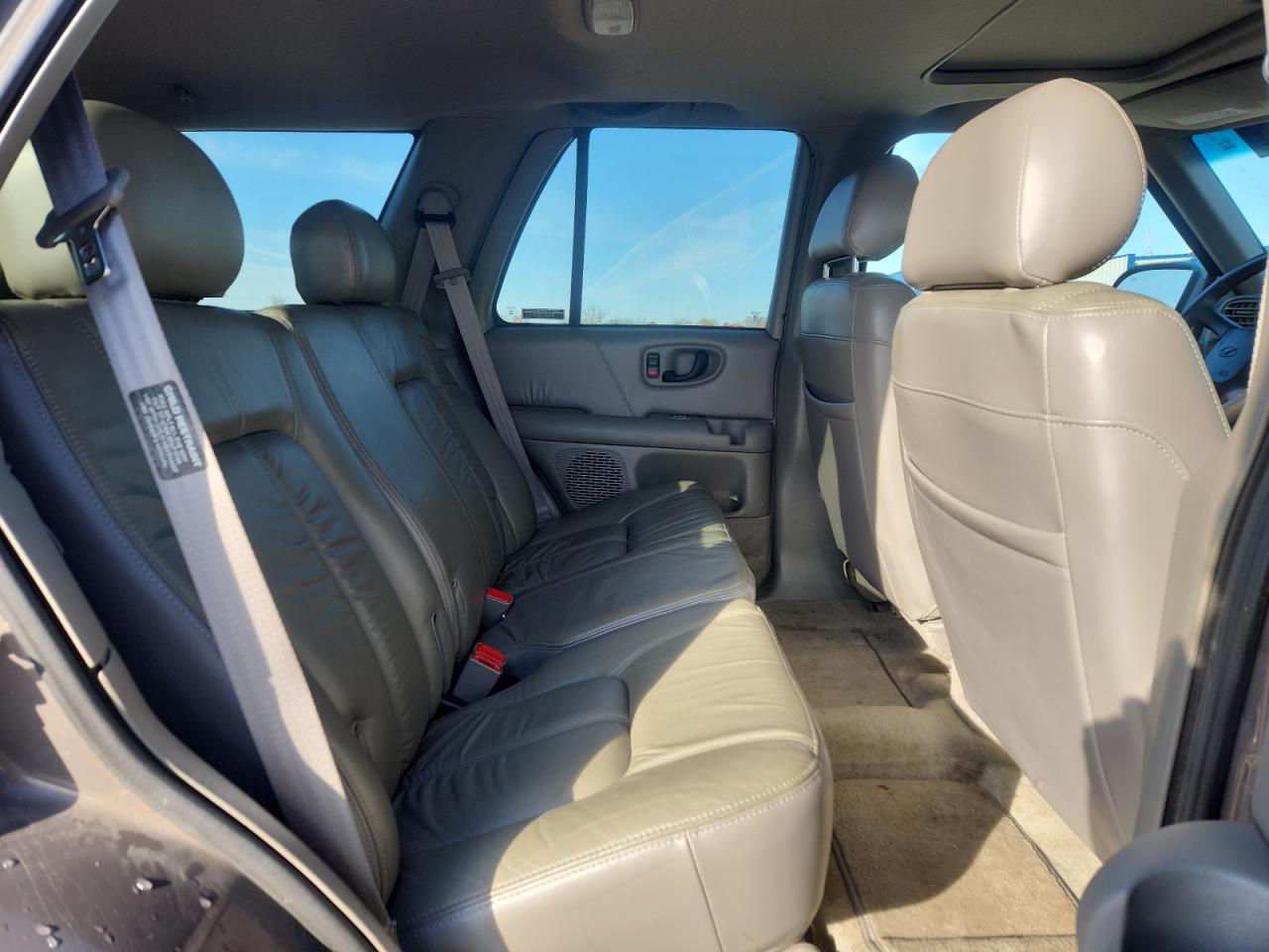 Oldsmobile Bravada Image 3