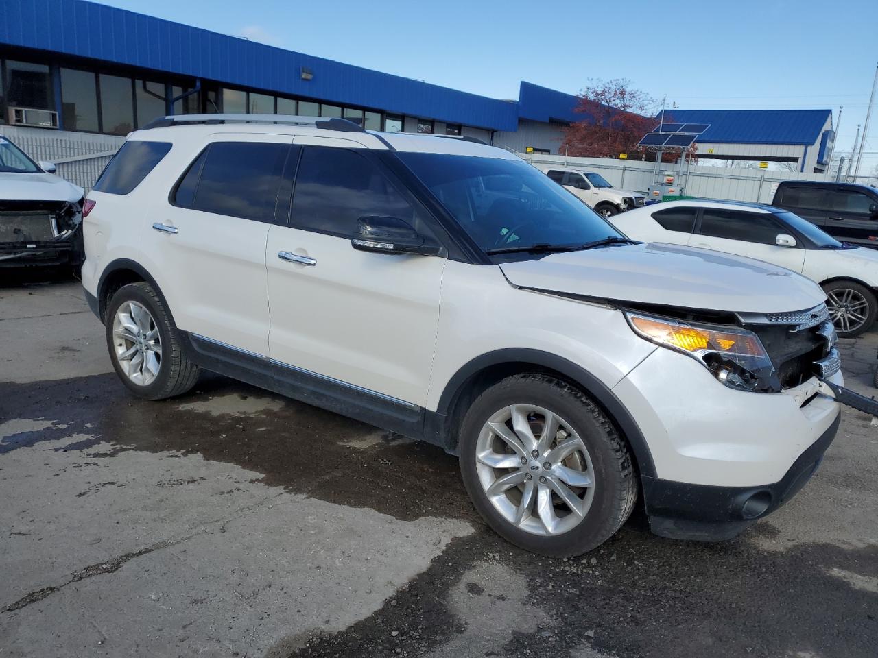 Ford Explorer Xlt Image 3