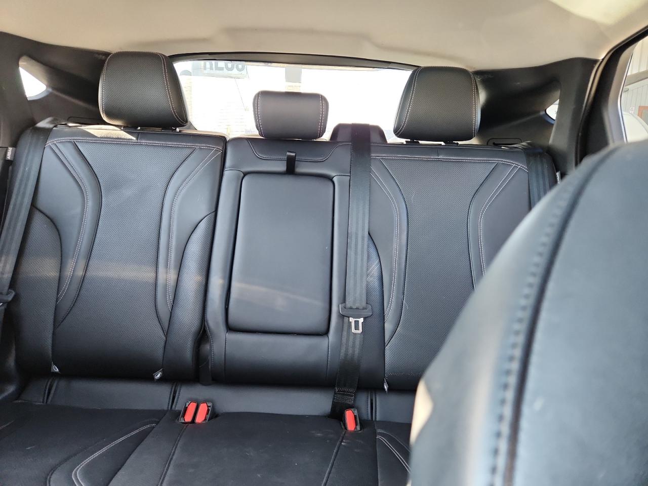 Ford Mustang Premium Image 9