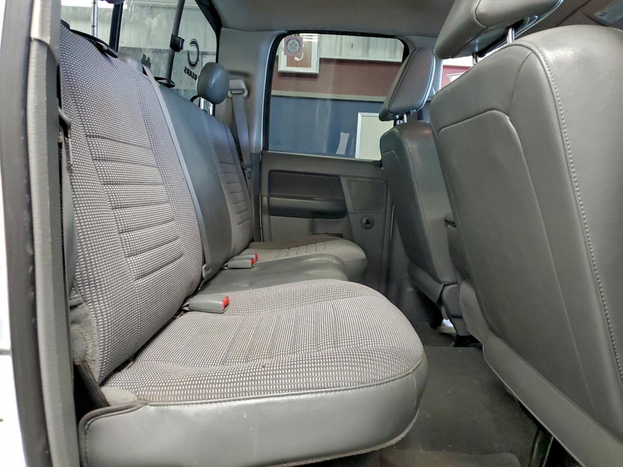 Dodge Ram 1500 St Image 12