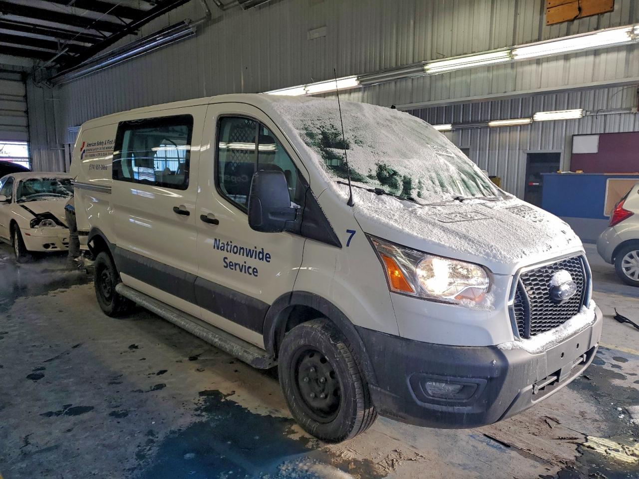 Ford Transit T-250 Image 2