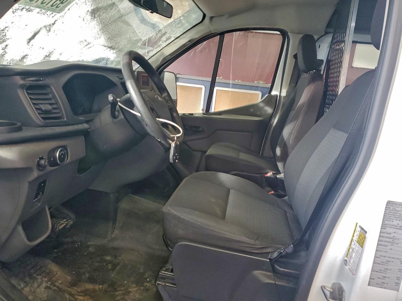 Ford Transit T-250 Image 10