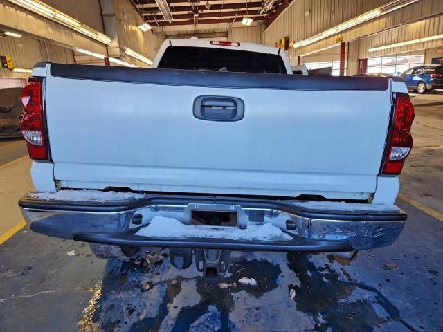 Chevrolet Silverado K2500 Heavy Duty Image 6