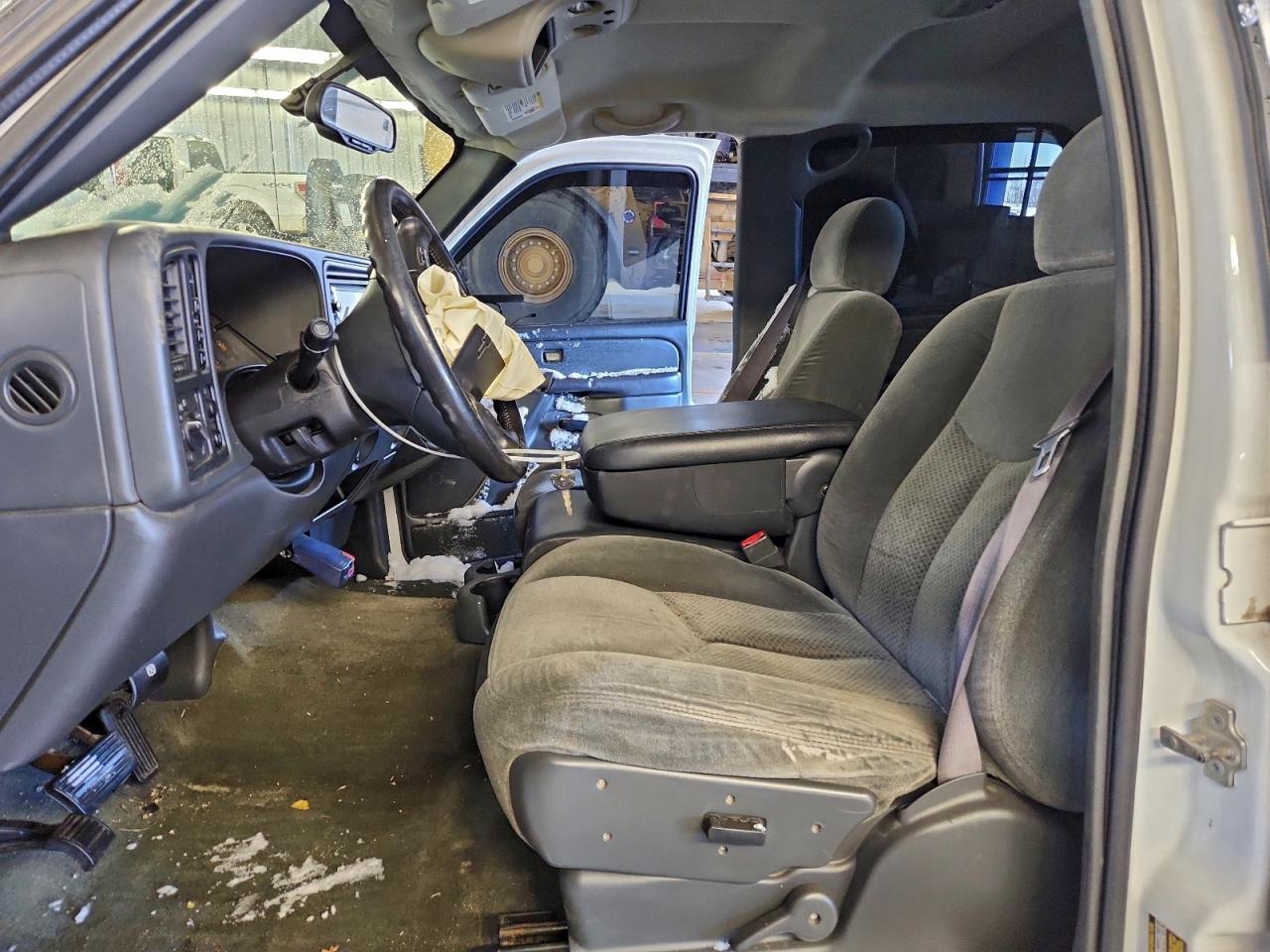 Chevrolet Silverado K2500 Heavy Duty Image 12