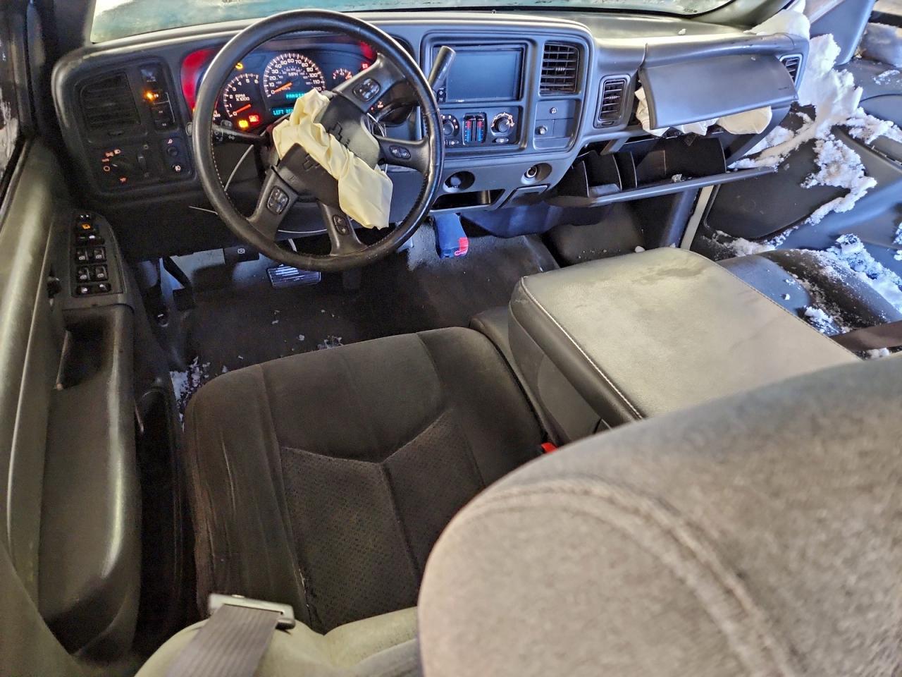 Chevrolet Silverado K2500 Heavy Duty Image 8