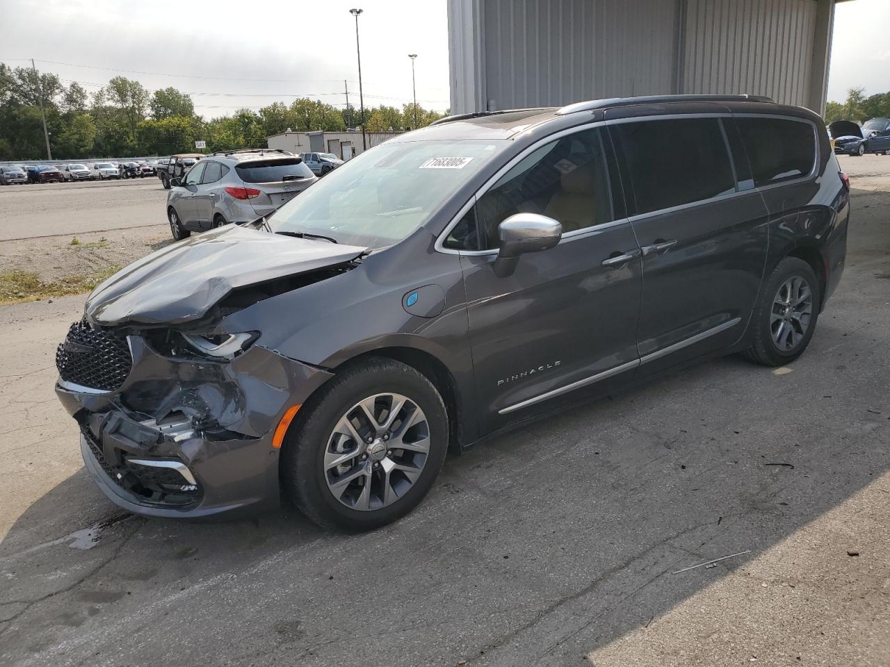 Chrysler Pacifica Hybrid Pinnacle Image 1