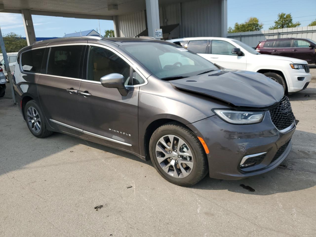 Chrysler Pacifica Hybrid Pinnacle Image 4