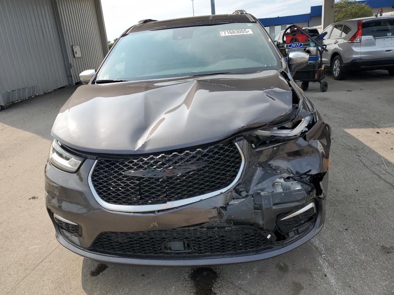 Chrysler Pacifica Hybrid Pinnacle Image 12