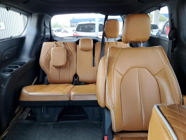 Chrysler Pacifica Hybrid Pinnacle Image 13