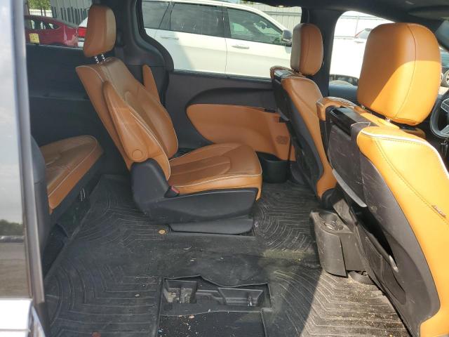 Chrysler Pacifica Hybrid Pinnacle Image 8