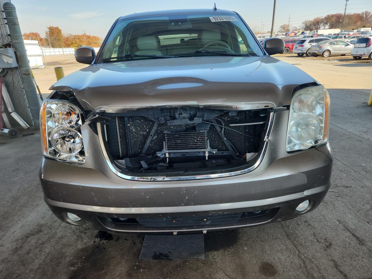 GMC Yukon K1500 Slt Image 3