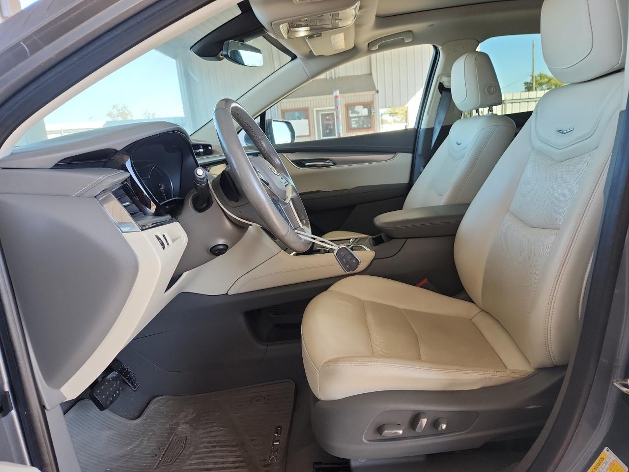 Cadillac XT5 Premium Luxury Image 4