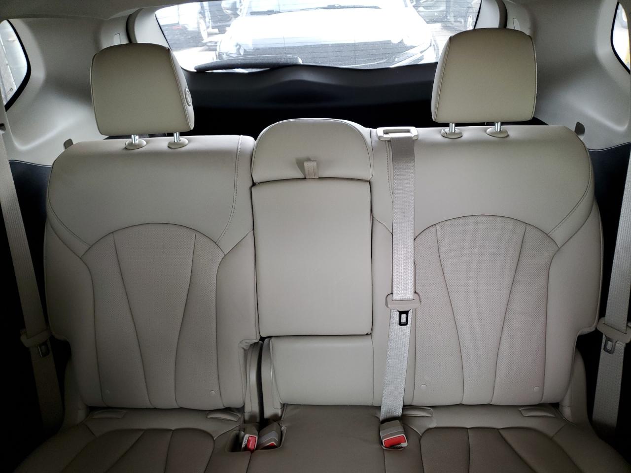 Buick Envision Essence Image 11