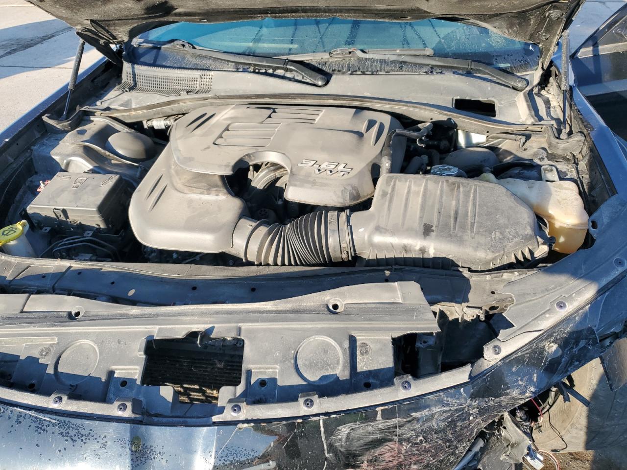 Chrysler 300 S Image 3