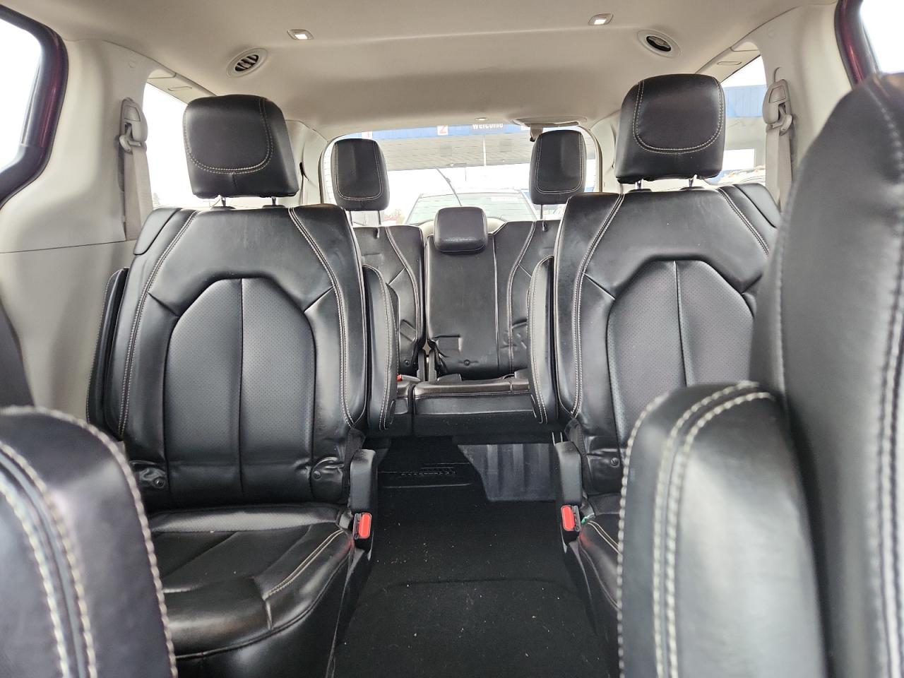 Chrysler Minivan Lxi Image 4