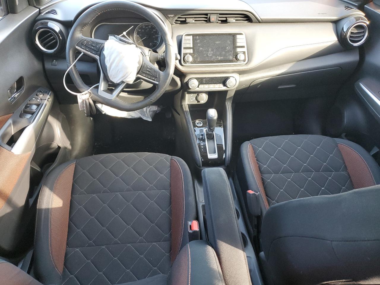 Nissan Kicks S Image 10