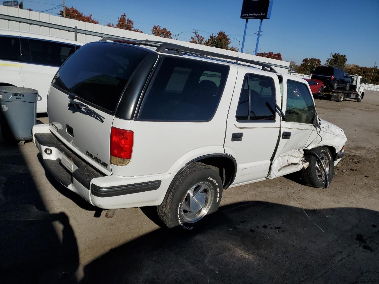 Chevrolet Blazer Image 2