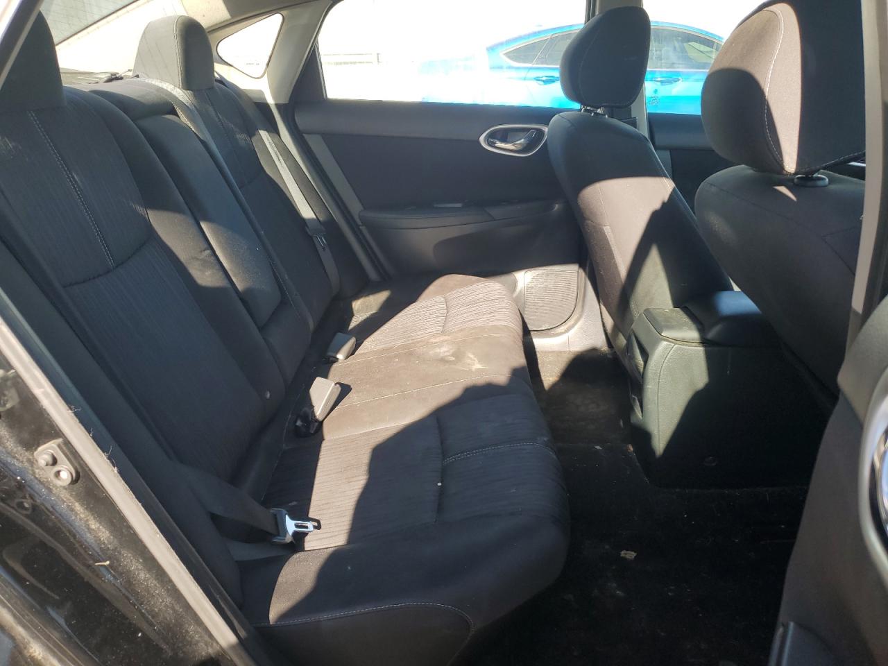 Nissan Sentra S Image 4