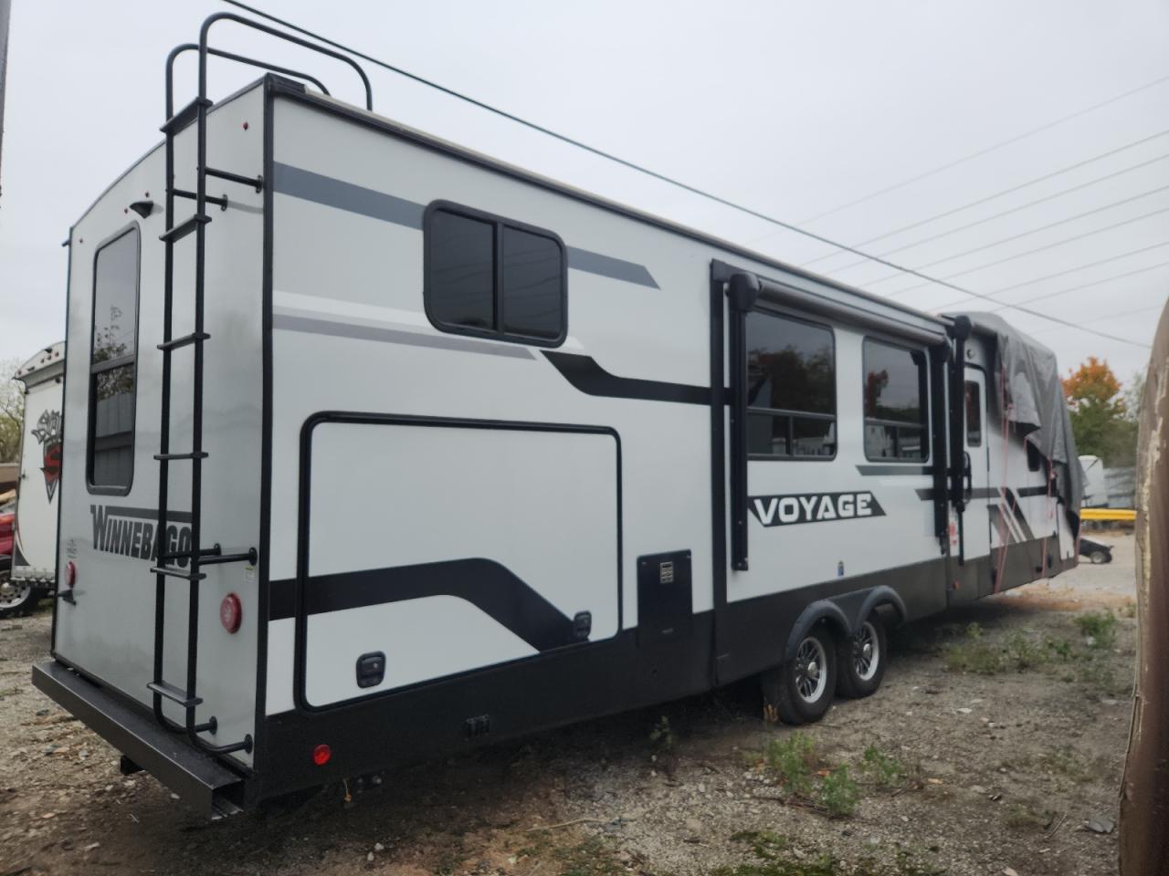 Winnebago Voyage Image 8