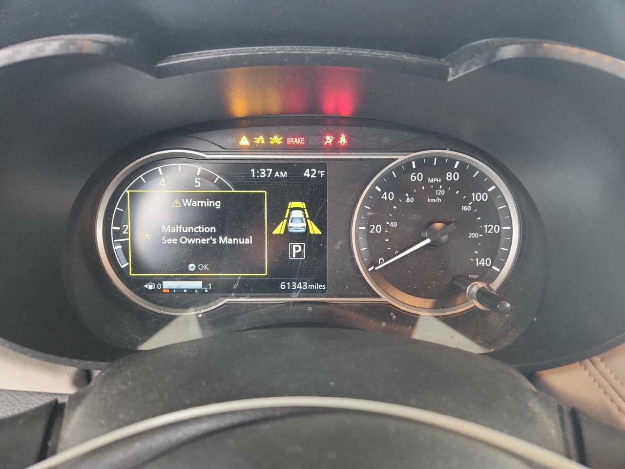 Nissan Versa Sv Image 8