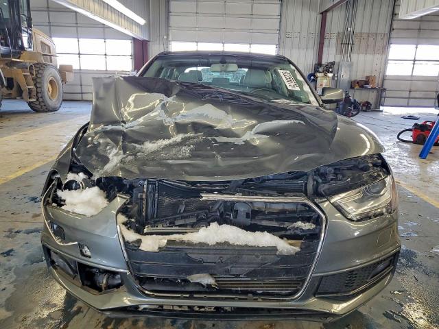 Audi A4 Premium S-line Image 11