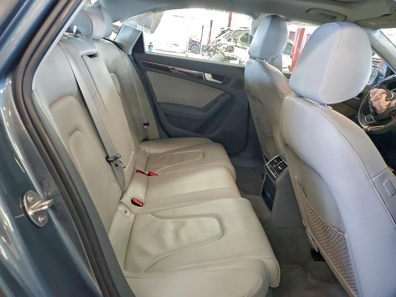 Audi A4 Premium S-line Image 6