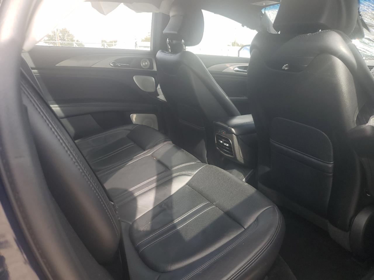 Lincoln MKZ Reserve Image 3