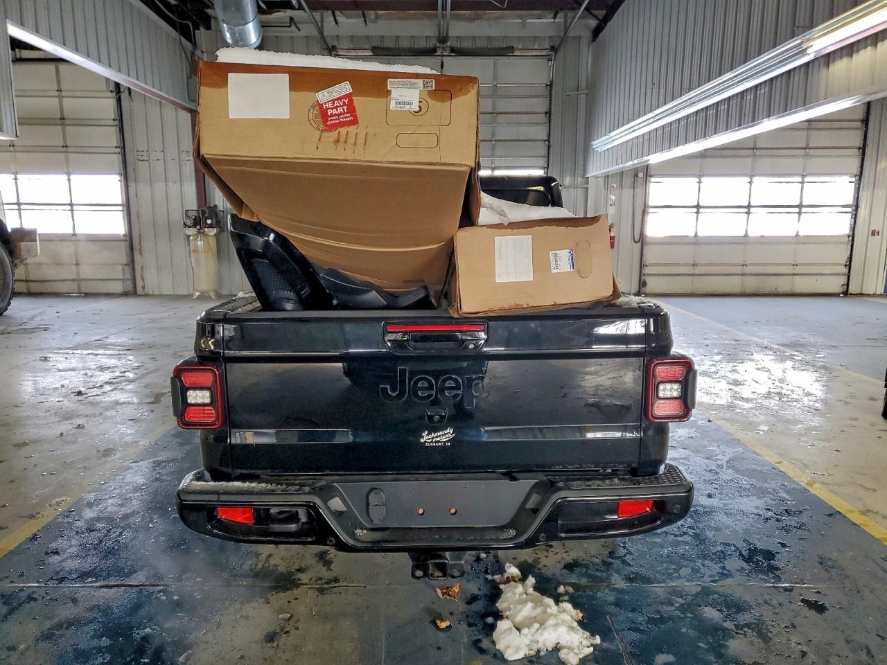 Jeep Gladiator Overland Image 13