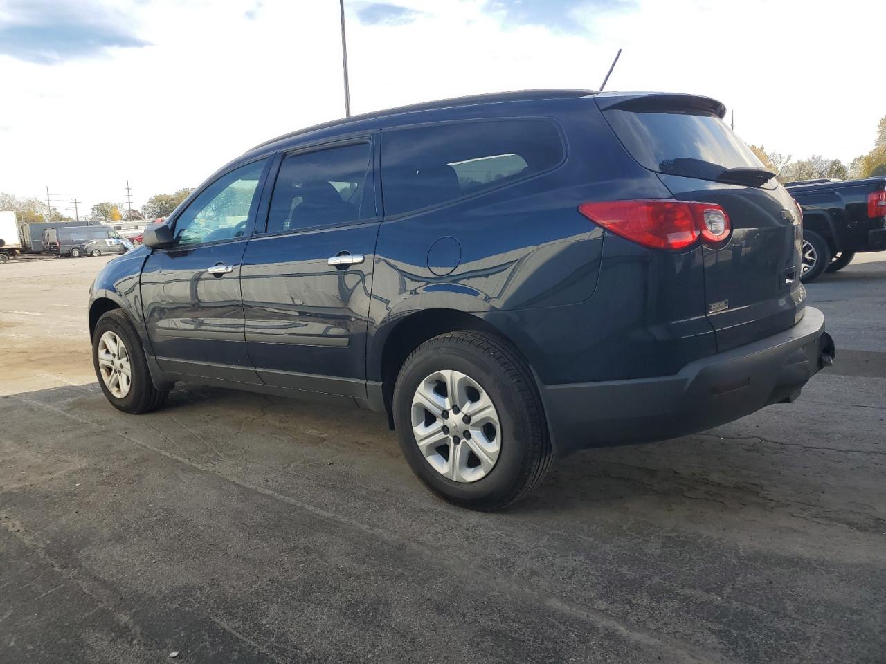 Chevrolet Traverse Ls Image 4