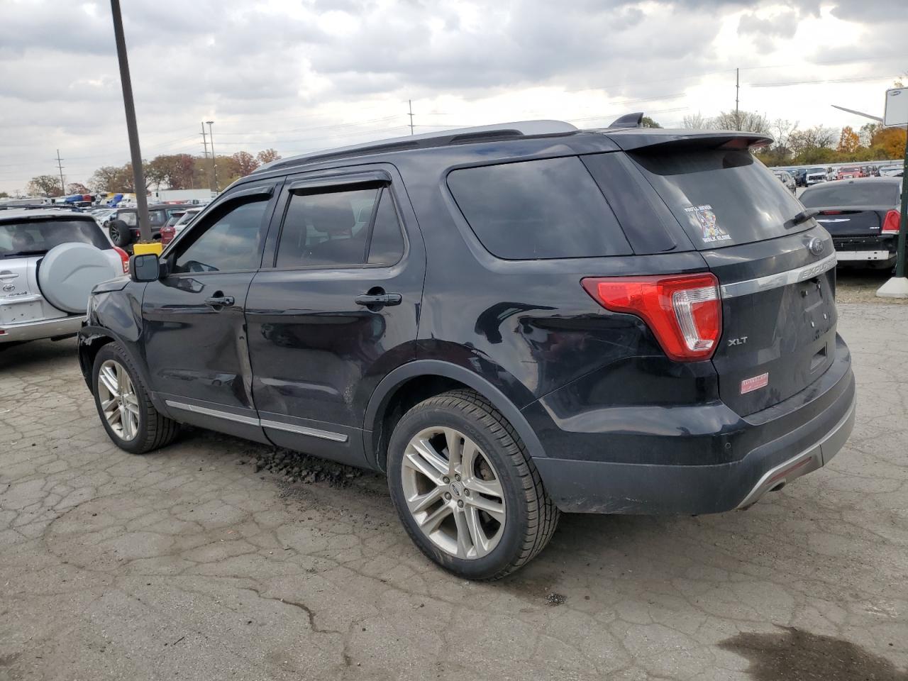 Ford Explorer Xlt Image 12