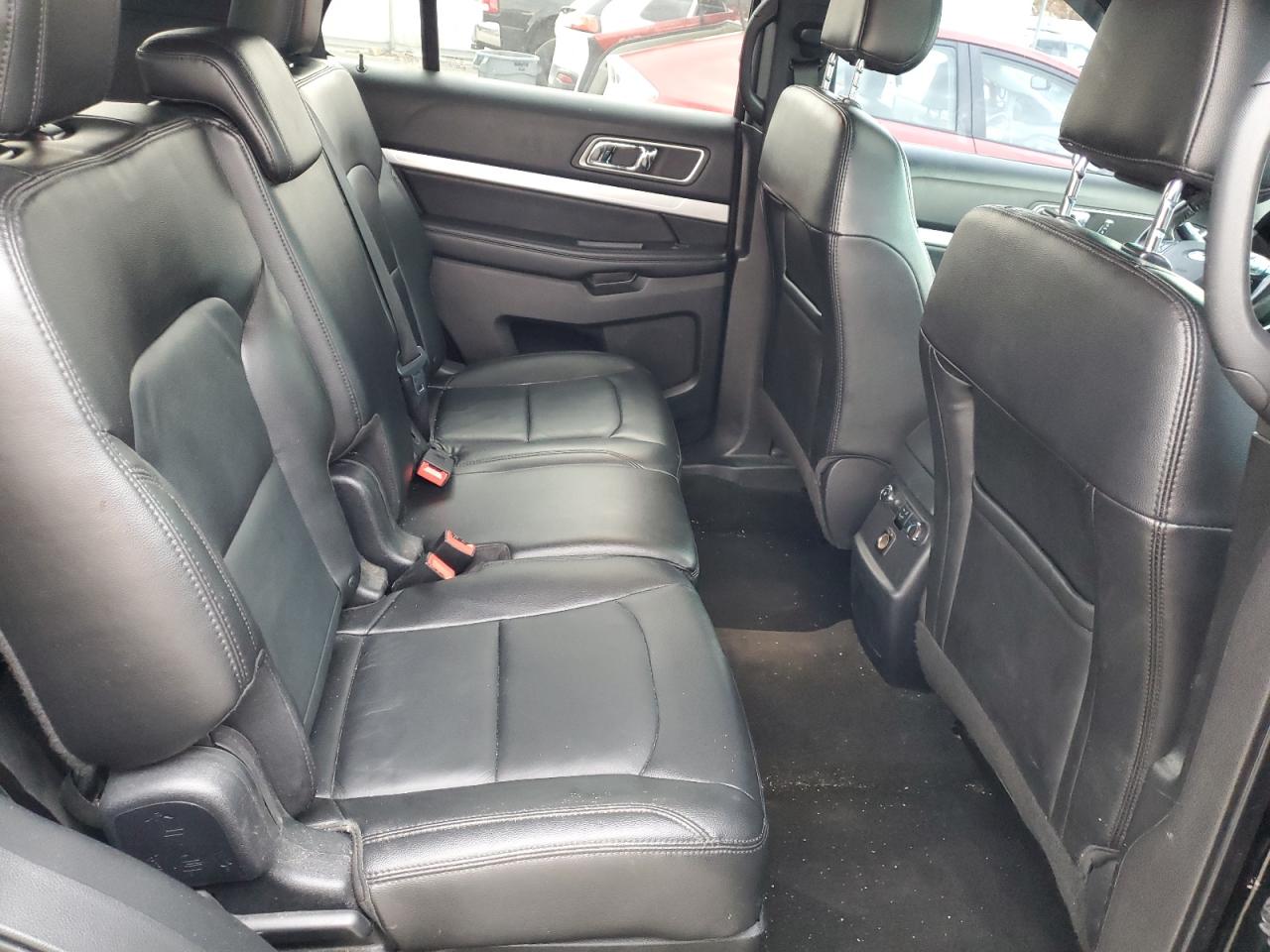 Ford Explorer Xlt Image 13