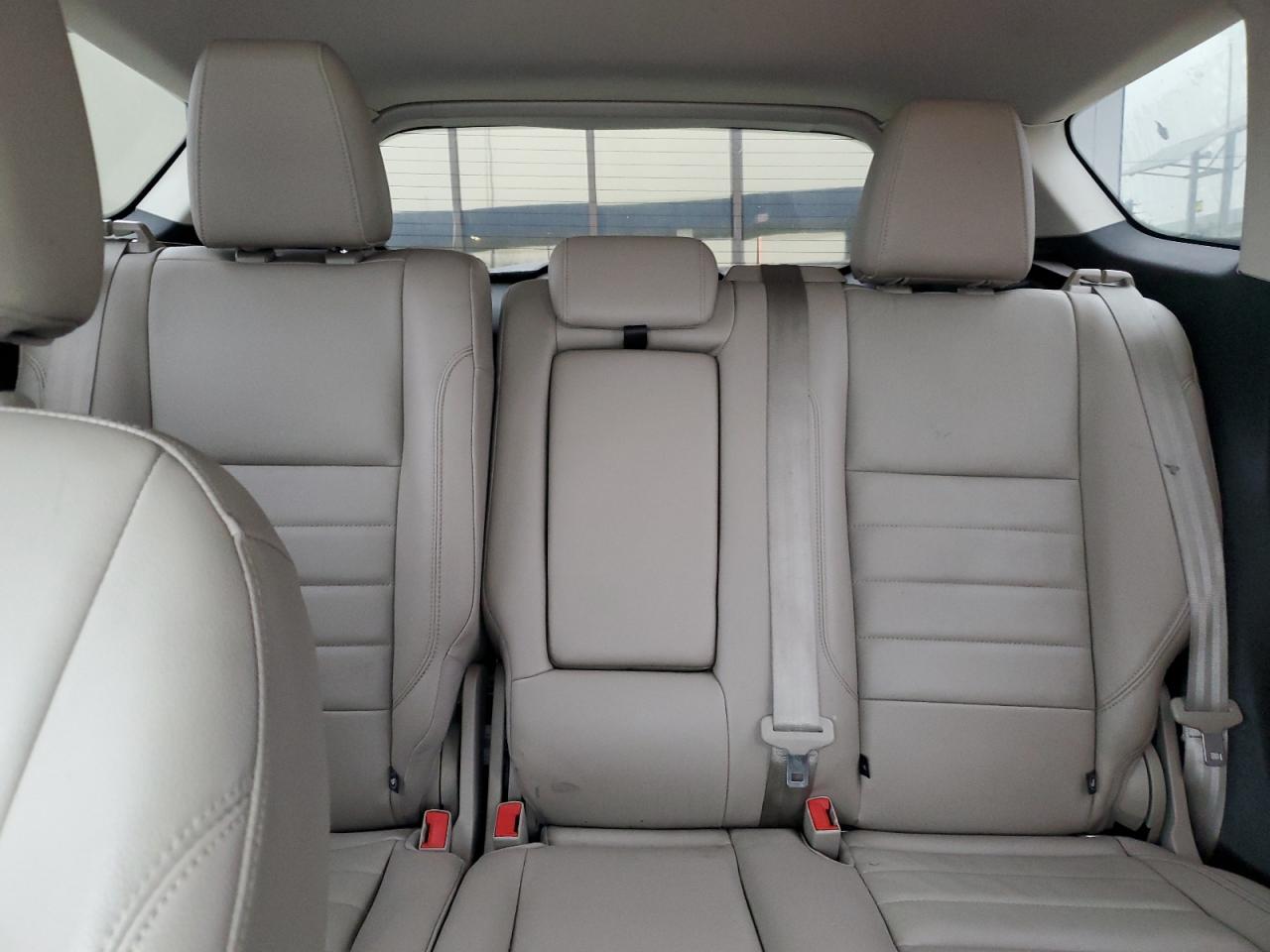 Ford Escape Titanium Image 12