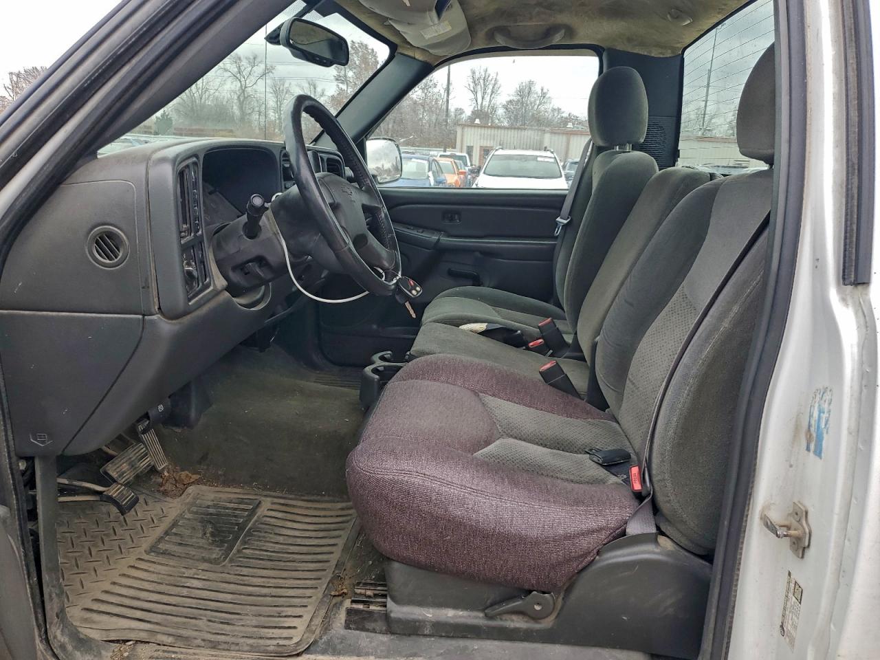 Chevrolet Silverado K2500 Heavy Duty Image 11