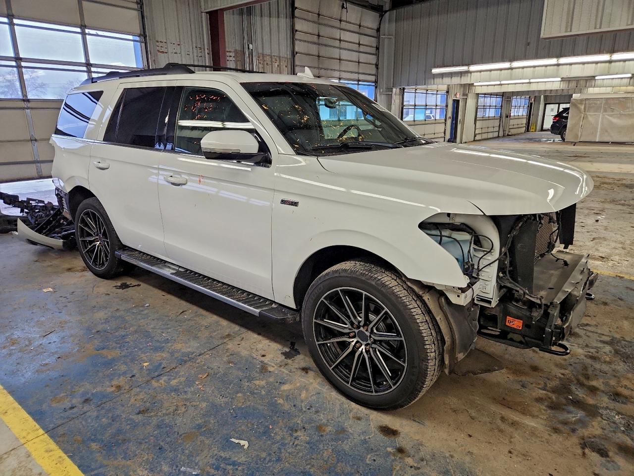 Ford Expedition Xlt Image 3