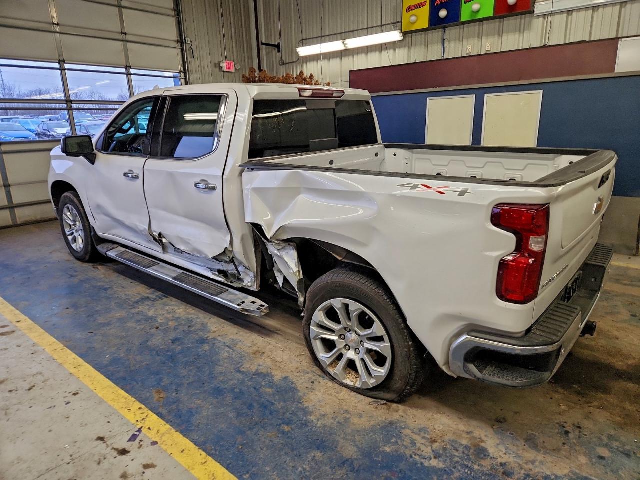 Chevrolet Silverado K1500 Ltz Image 11