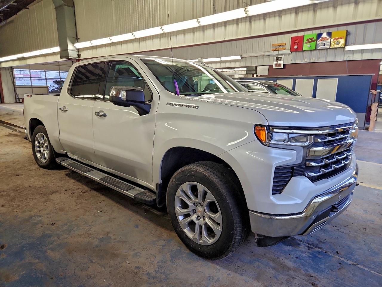 Chevrolet Silverado K1500 Ltz Image 12