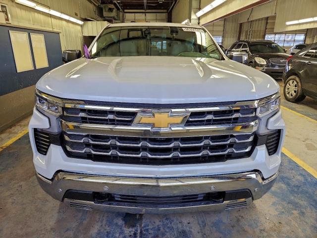 Chevrolet Silverado K1500 Ltz Image 3