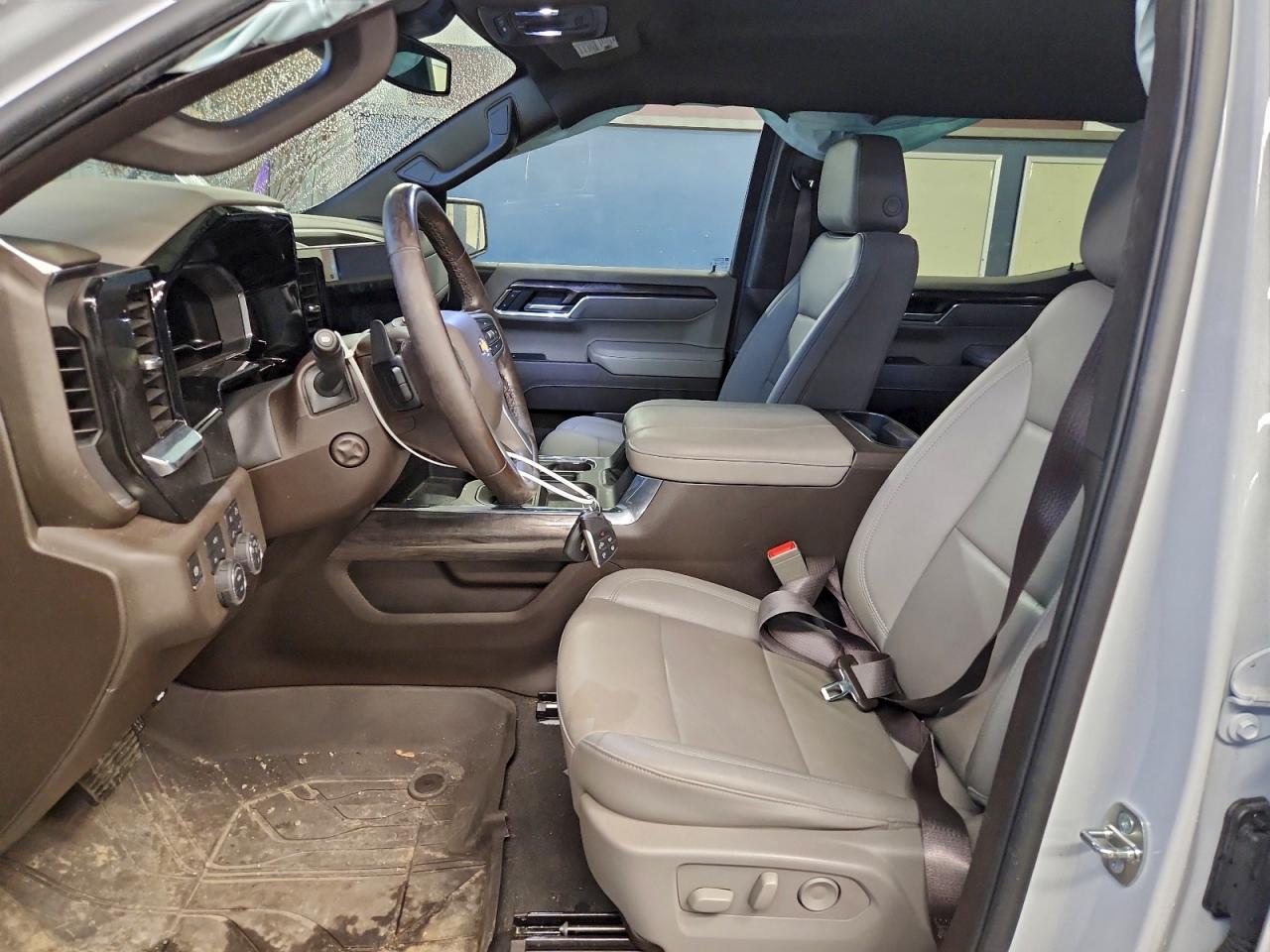 Chevrolet Silverado K1500 Ltz Image 9