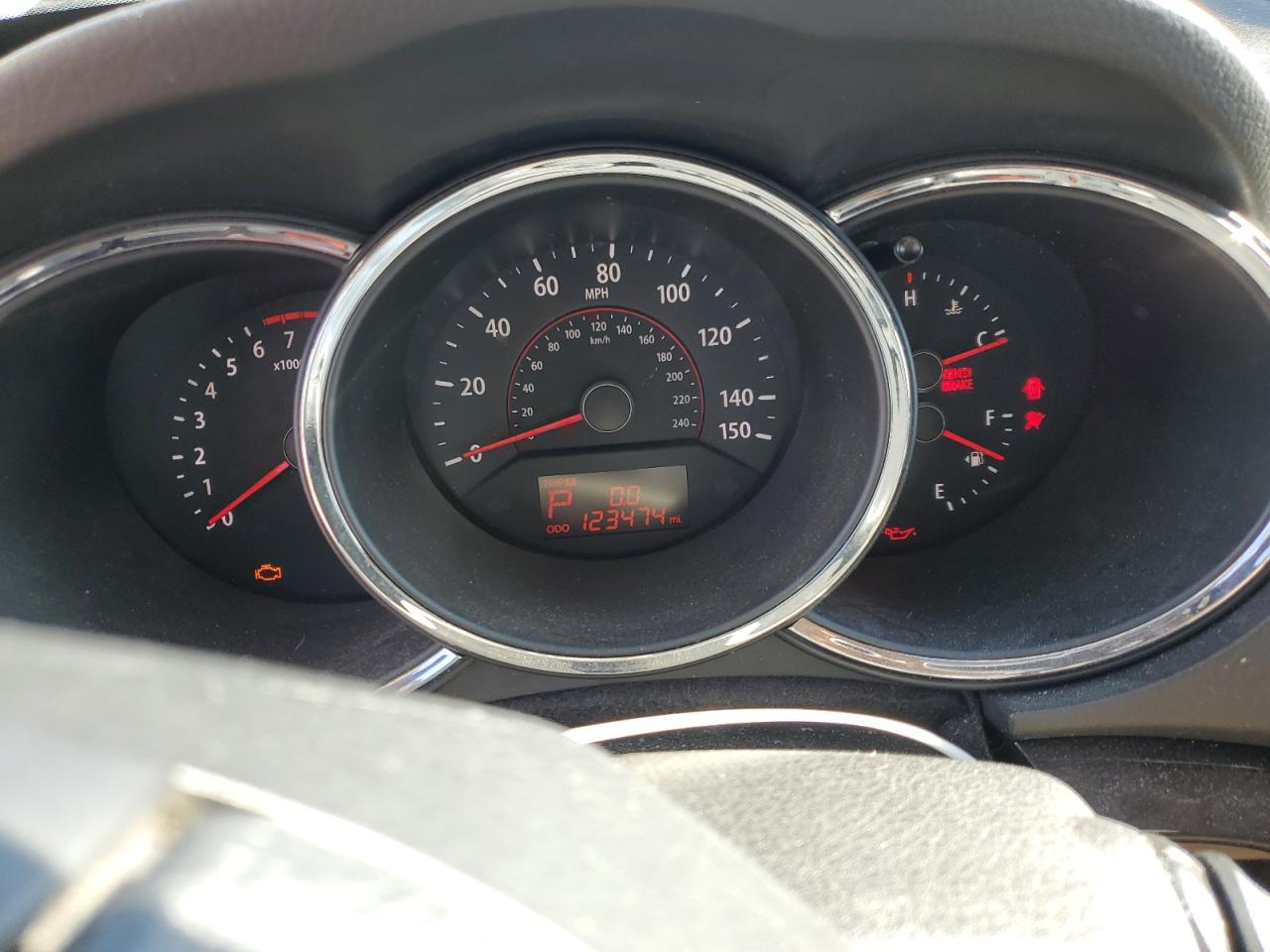 Kia Sorento Base Image 4