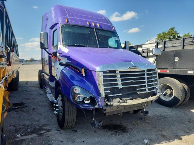  Salvage Freightliner Cascadia