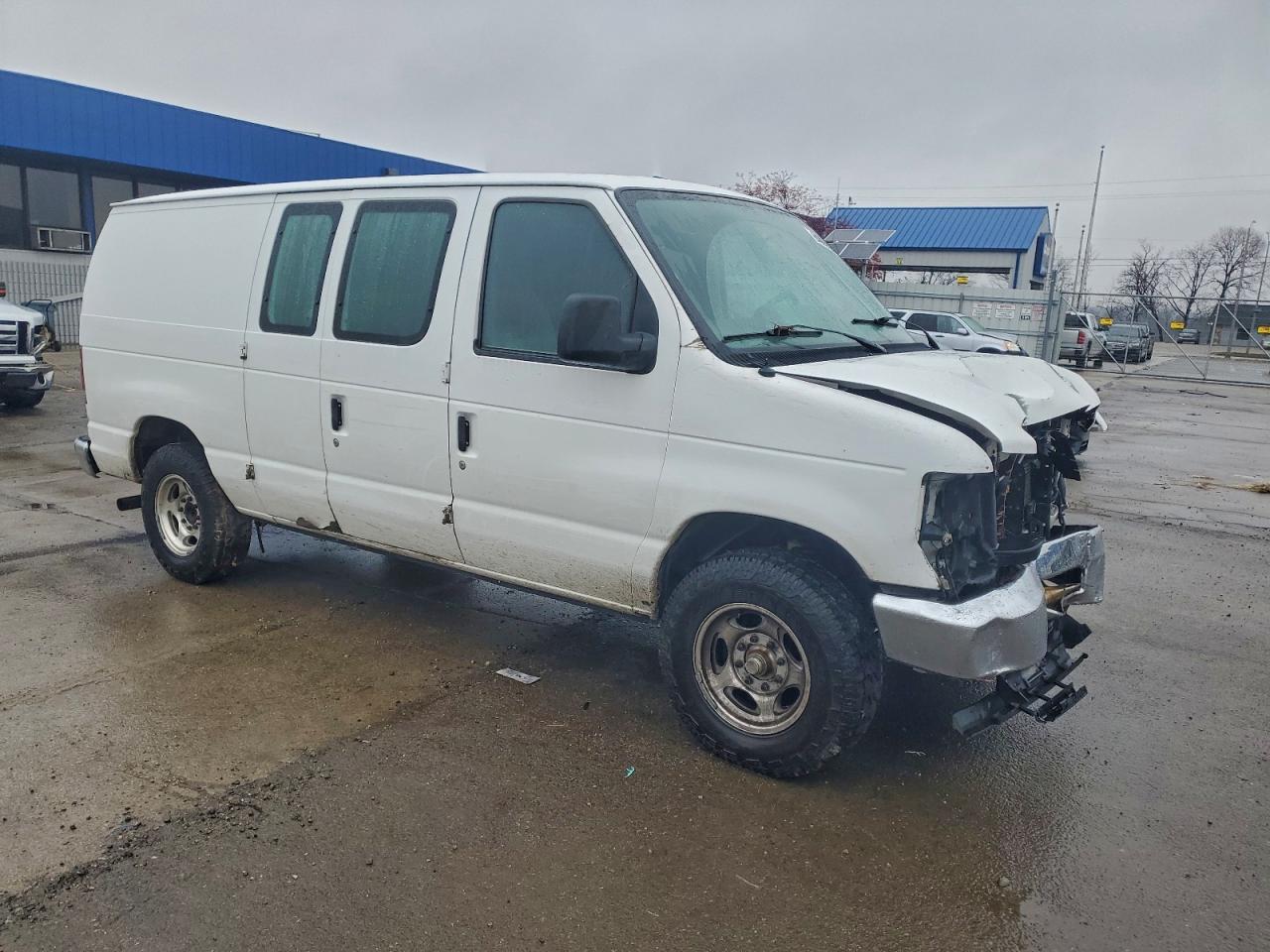 Ford Econoline E250 Van Image 2
