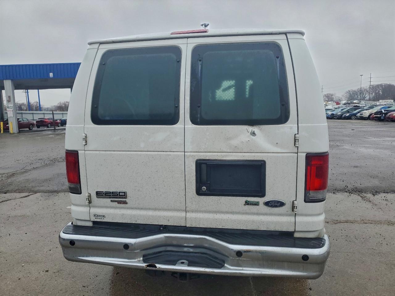 Ford Econoline E250 Van Image 9