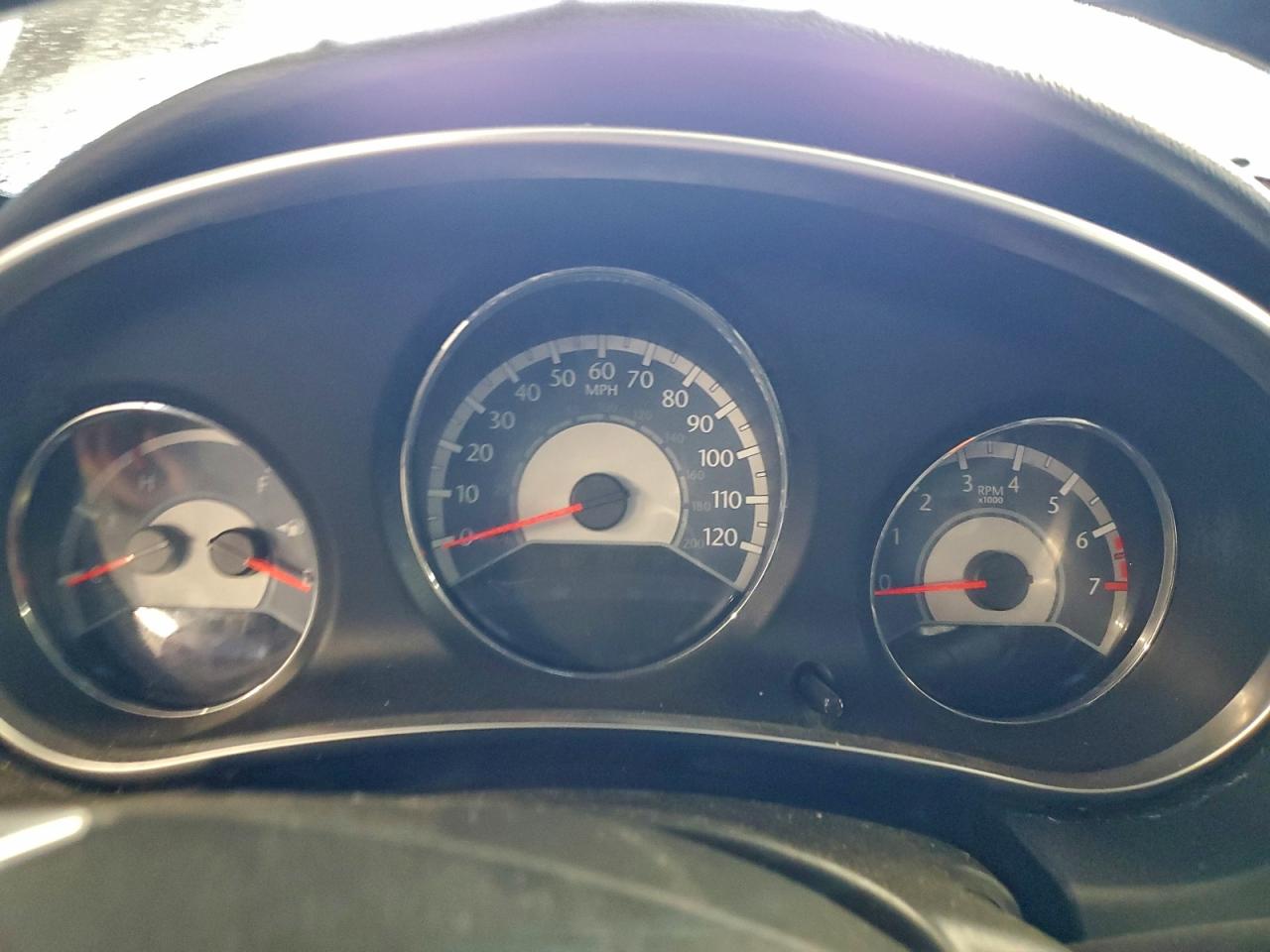 Chrysler 200 Limited Image 6