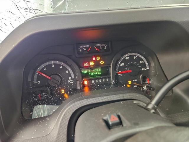 Ford Econoline E350 Super Duty Wagon Image 4