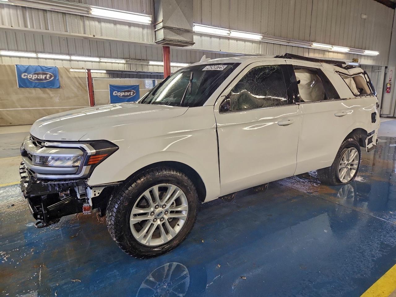 Ford Expedition Xlt Image 1