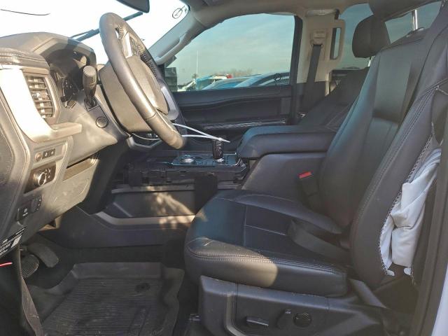 Ford Expedition Xlt Image 2