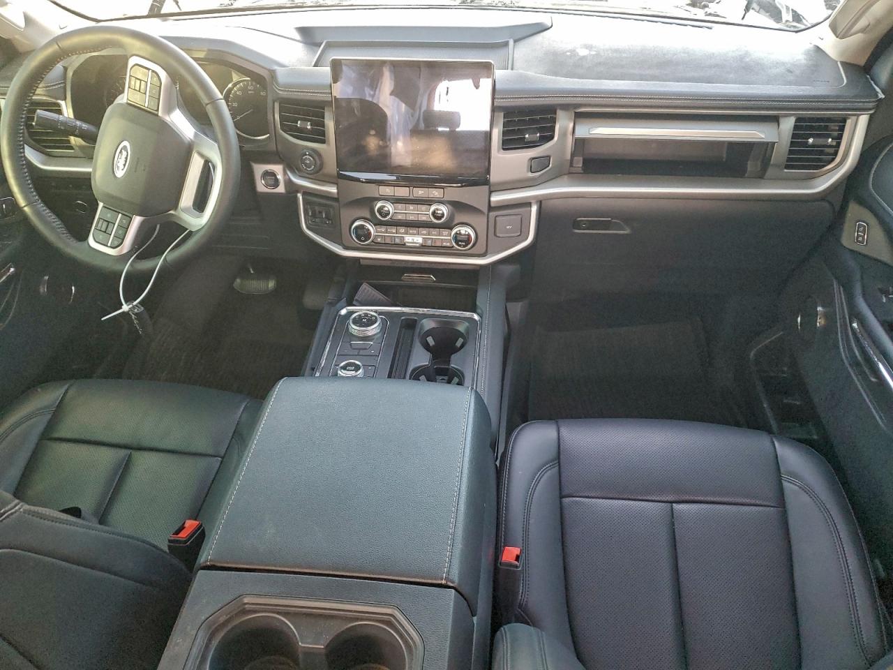 Ford Expedition Xlt Image 3